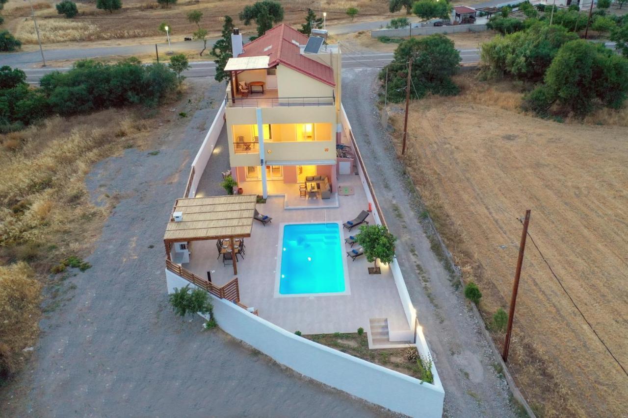 Ritas Gennadi Villa Bagian luar foto
