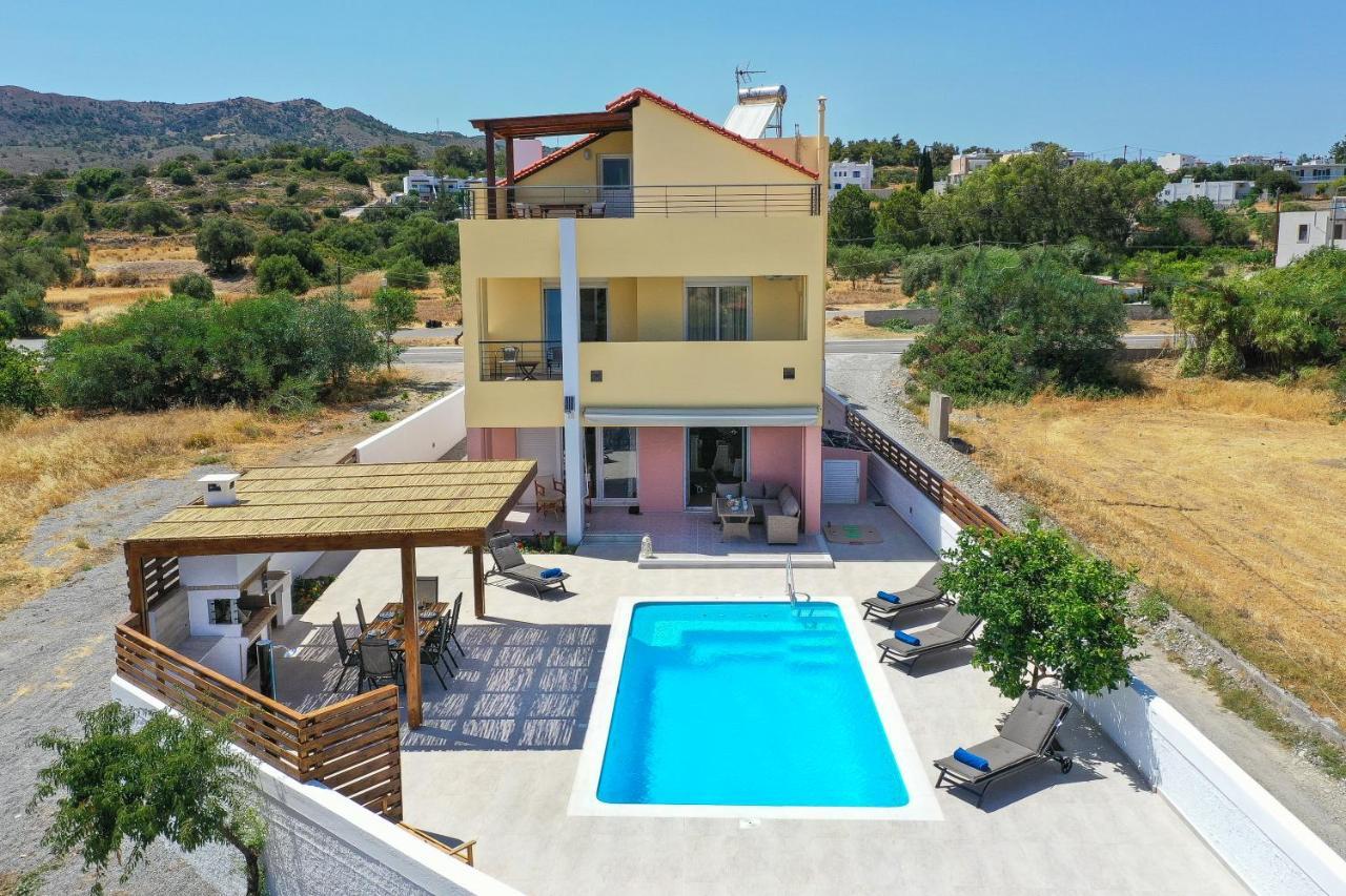 Ritas Gennadi Villa Bagian luar foto
