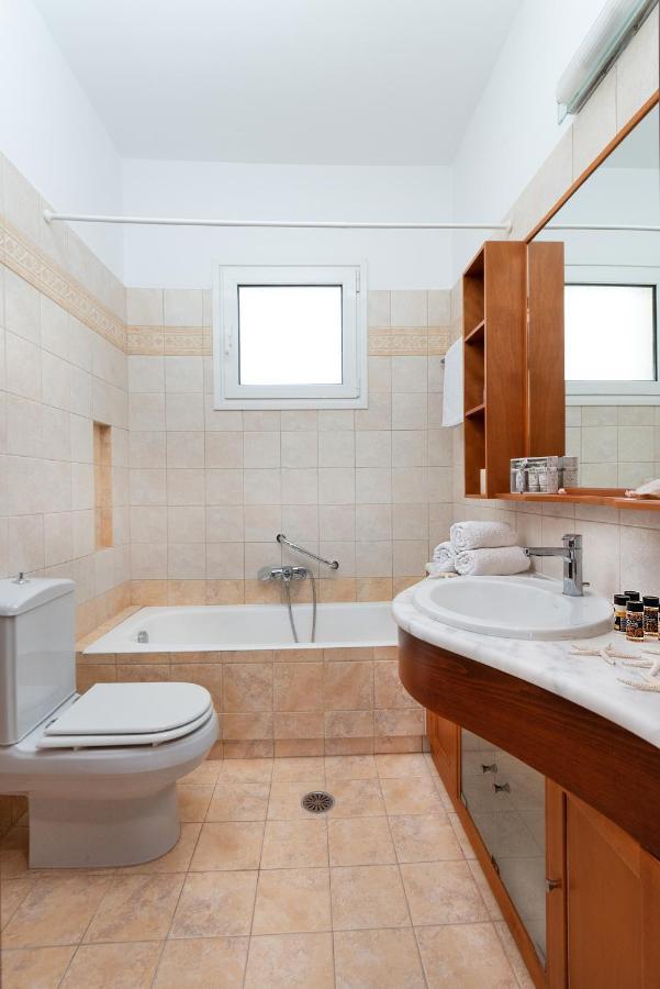 Ritas Gennadi Villa Bagian luar foto