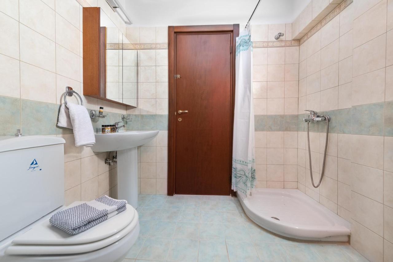 Ritas Gennadi Villa Bagian luar foto